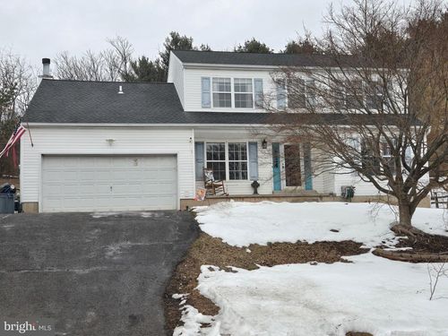 2426 Donna Ln, POTTSTOWN, PA, 19464-2687 | Card Image