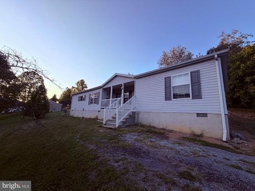 273 Counterfeit Way, Bunker Hill, WV, 25413-2687 | Card Image