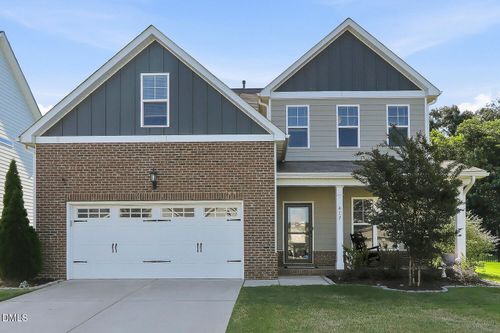 417 Long Lake Dr, Fuquay-Varina, NC, 27526-3224 | Card Image