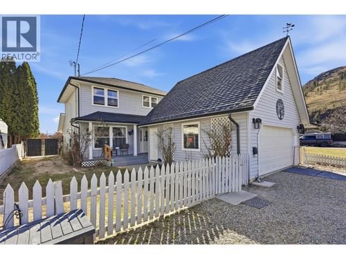 863 Wawn Rd, Kamloops, BC, V2B6N3 | Card Image