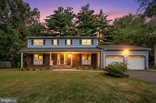 9 Donald Ave, Kendall Park, NJ, 08824-1618 | Card Image