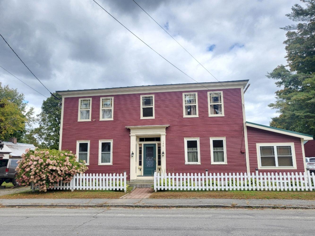 Croswell Rd, Farmington, ME 04938