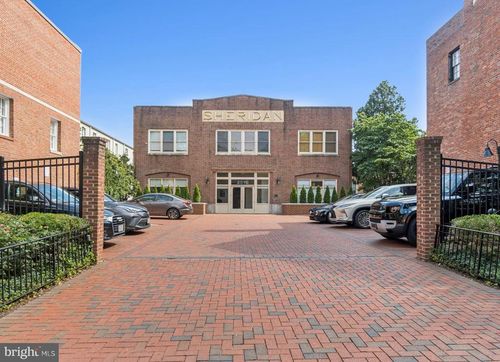 q206-2516 Q St Nw, WASHINGTON, DC, 20007-4379 | Card Image