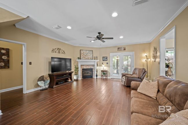 Living Room | Image 12