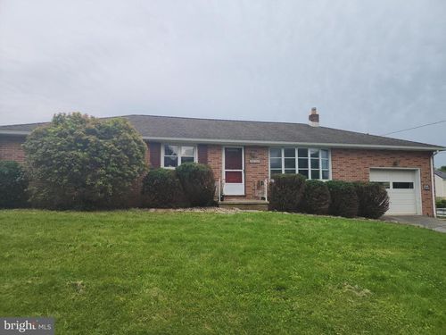 52 W Maple St, WRIGHTSVILLE, PA, 17368-9178 | Card Image