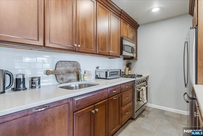 APT-37 - 50-37 W Lindsley Rd, Condo with 2 bedrooms, 2 bathrooms and null parking in Cedar Grove NJ | Image 8