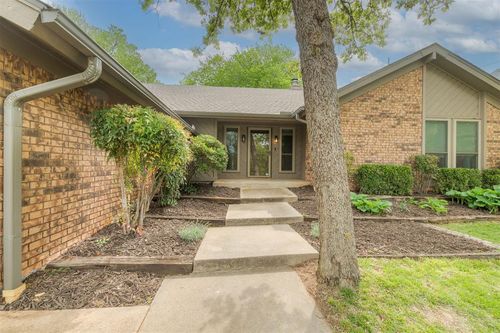 2108 Raintree Rd, Edmond, OK, 73013-6667 | Card Image