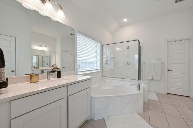 293 Cherrystone Loop, House other with 4 bedrooms, 4 bathrooms and 4 parking in Buda TX | Image 18