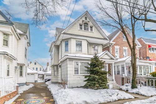 8631 121st St, Richmond Hill, NY, 11418-2504 | Card Image