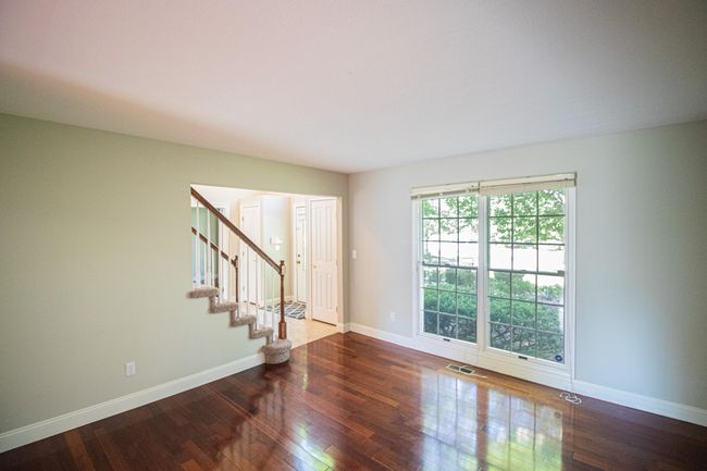 Living Room | Image 8