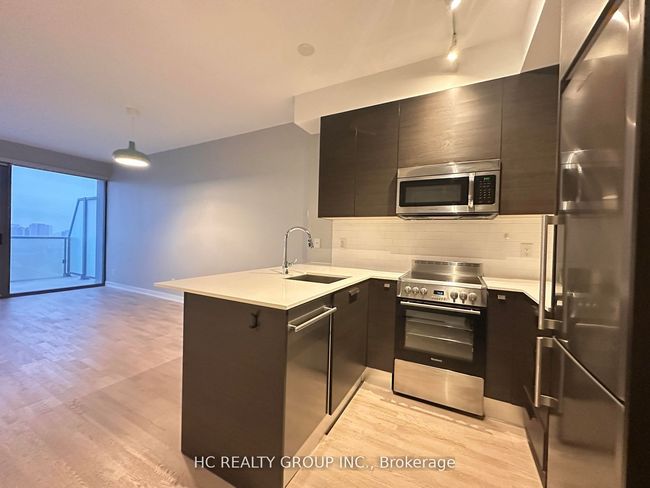 1706 - 57 St Joseph St, Condo with 2 bedrooms, 1 bathrooms and 1 parking in Toronto ON | Image 9