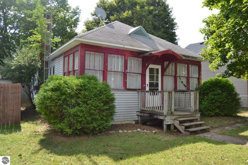 110 S 5th St, Roscommon, MI, 48653-9048 | Card Image