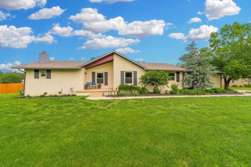 33 Crestway St, Wellington, KS, 67152-3277 | Card Image