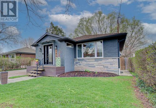 1486 Augustine Drive, Burlington (Mountainside), ON, L7P2N2 | Card Image