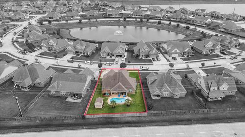 9723 Suffolk Downs Dr, Mont Belvieu, TX, 77523-1205 | Card Image