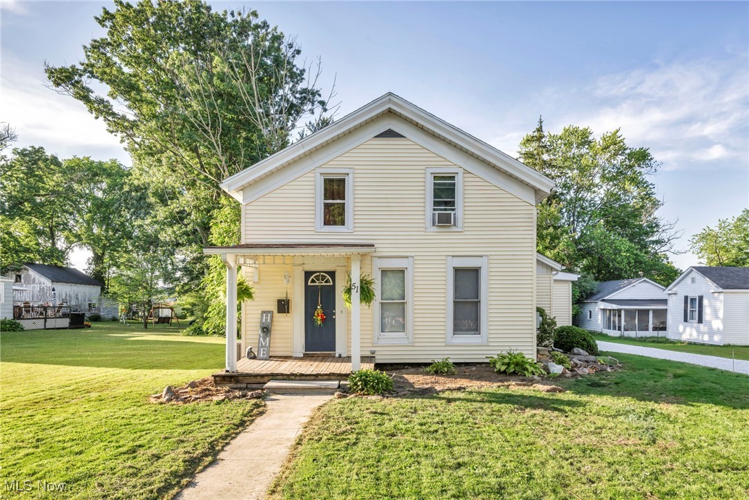 Walnut St, Jefferson, OH 44047