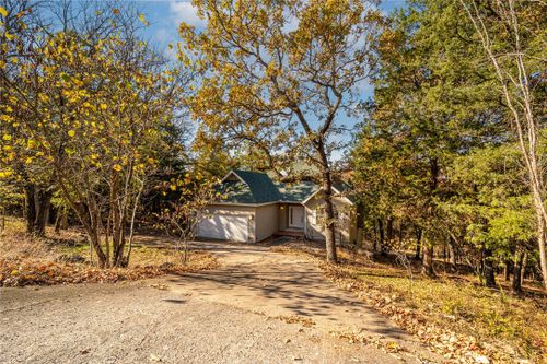 17 Thomas Cir E, Holiday Island, AR, 72631-4313 | Card Image