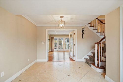 104 Vernon Dr, Scarsdale, NY, 10583-6150 | Card Image