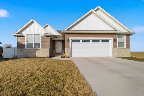 6 Bucktown Ct, Bloomington, IL, 61705-5054 | Card Image