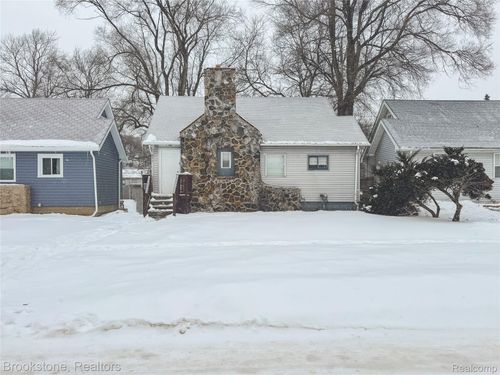 671 E Mansfield Ave, Pontiac, MI, 48340-2947 | Card Image