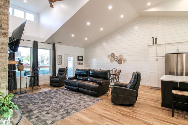 8127 Hawktree Dr, Townhouse with 3 bedrooms, 2 bathrooms and null parking in Bismarck ND | Image 14