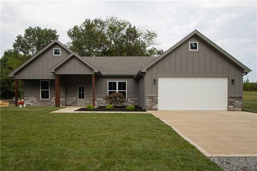 331 Ne 21st Rd, Warrensburg, MO, 64093-7691 | Card Image