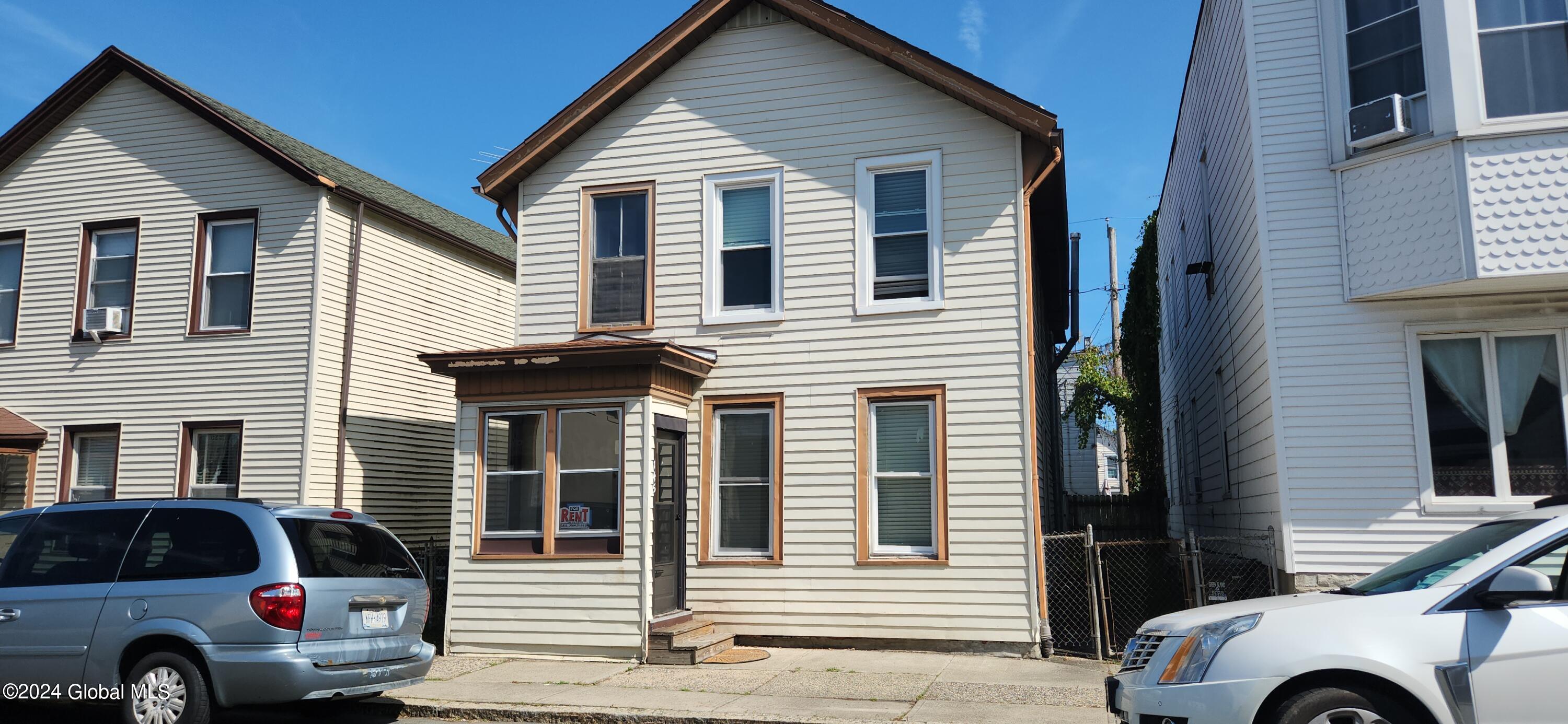 George St, Troy, NY 12183
