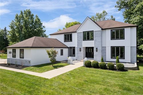 19286 Saratoga Trl, Strongsville, OH, 44136-7259 | Card Image