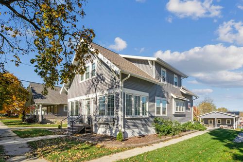 405 Bethel St, Parkersburg, IA, 50665-1047 | Card Image