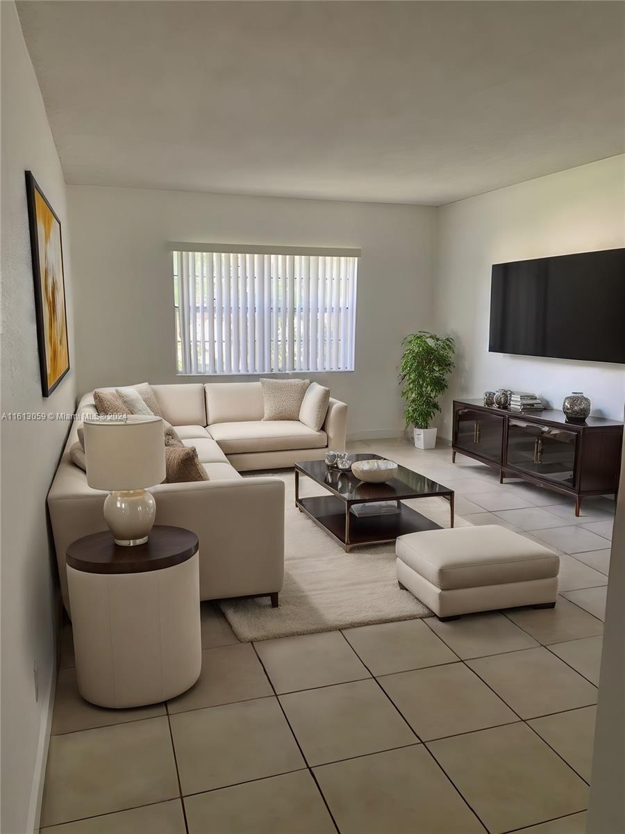 9th Dr, Plantation, FL 33317