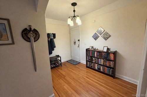 apt-2e-300 Main St, White Plains, NY, 10601-3629 | Card Image