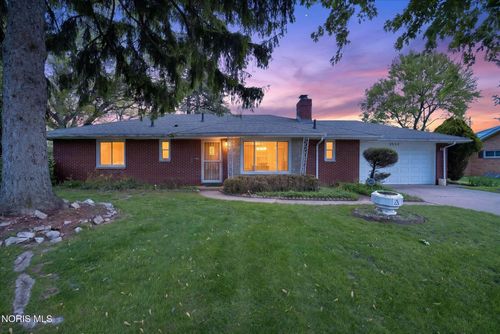 3555 Victory Avenue, Toledo, OH, 43607 | Card Image