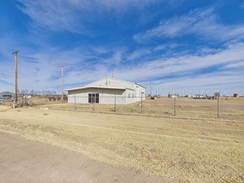 1445 S Barnes St, Pampa, TX, 79065-8040 | Card Image