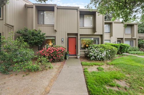 2304 American River Dr, Sacramento, CA, 95825-7004 | Card Image