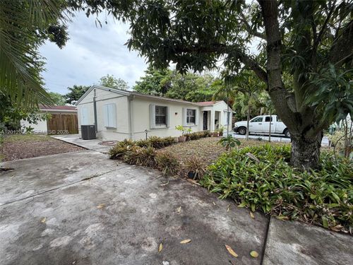 596 Nw 109th St, Miami, FL, 33168-3241 | Card Image