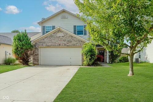 10479 Wintergreen Way, Indianapolis, IN, 46234-7671 | Card Image
