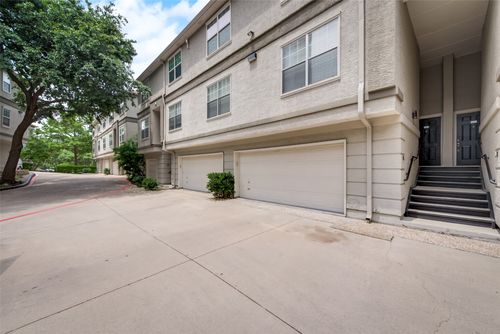 5202-2201 Wolf St, Dallas, TX, 75201-1130 | Card Image