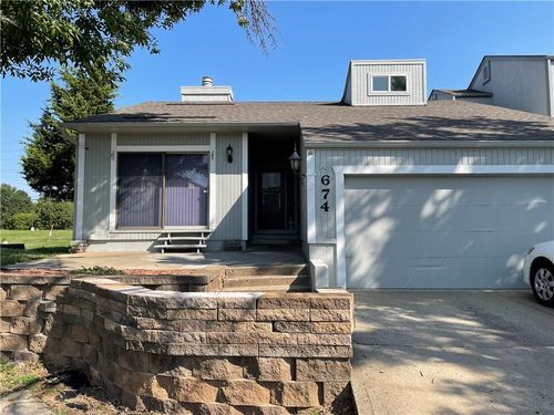 674 Nw Valleybrook Rd, Blue Springs, MO, 64014-2838 | Card Image