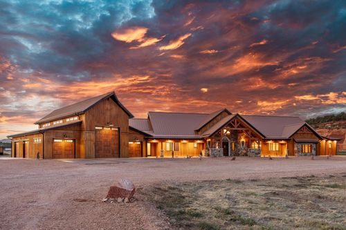 5605 N Johnson Canyon Rd, Kanab, UT, 84741-4104 | Card Image