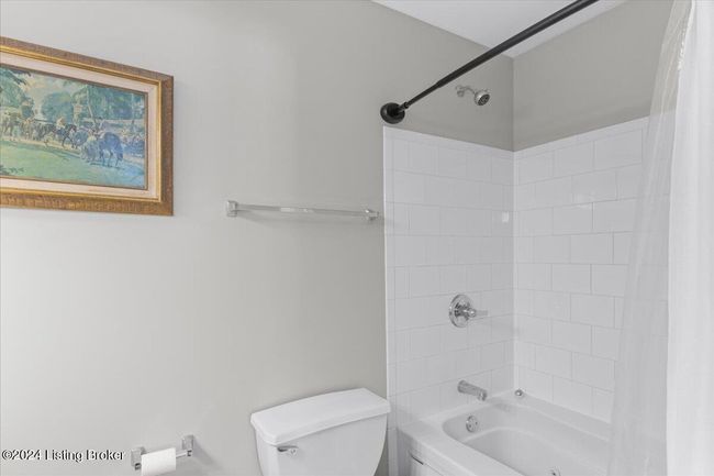 102 - 945 Baxter Ave, Townhouse with 2 bedrooms, 4 bathrooms and null parking in Louisville KY | Image 37