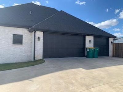 3 Car Garage | Image 3