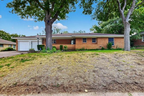 2612 Ashley Dr, Garland, TX, 75041-2812 | Card Image