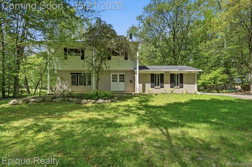 8315 Reese Rd, Clarkston, MI, 48348-2741 | Card Image