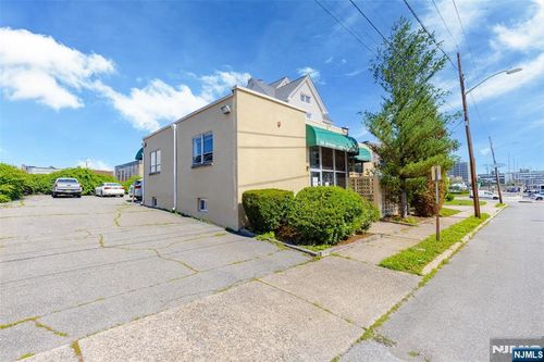 87 Old River St, Hackensack, NJ, 07601-7359 | Card Image