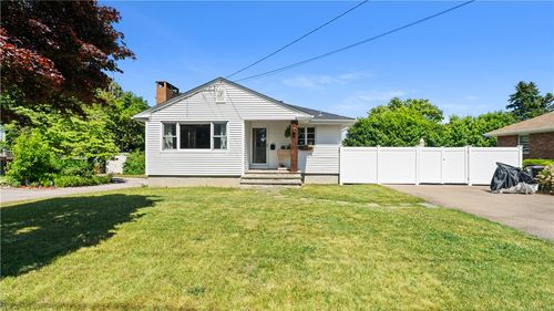 8 Longvue Ave, Westerly, RI, 02891-2412 | Card Image