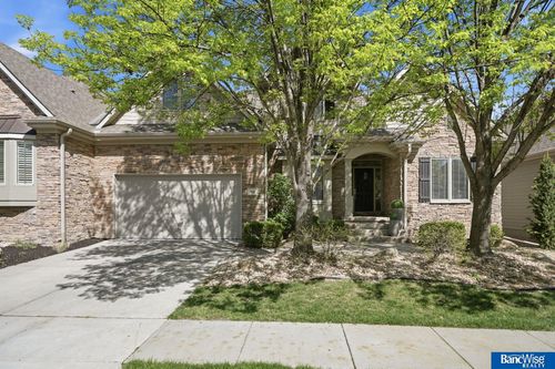 7840 Viburnum Dr, Lincoln, NE, 68516-4454 | Card Image