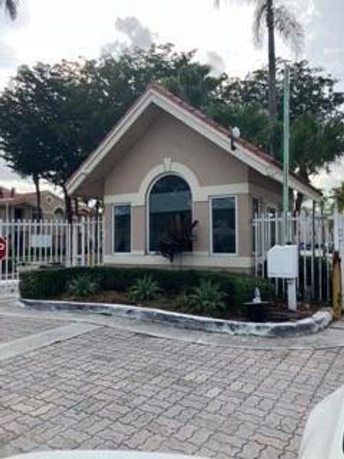 apt-304-15770 Sw 104th Ter, Miami, FL, 33196-3662 | Card Image