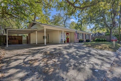 815 N Bledsoe St, Gilmer, TX, 75644-1607 | Card Image
