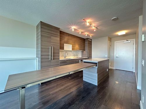 1509-13398 104 Avenue, Surrey, BC, V3T1V6 | Card Image