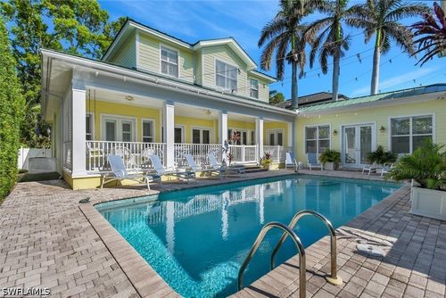 362 2nd Ave N, NAPLES, FL, 34102-8467 | Card Image